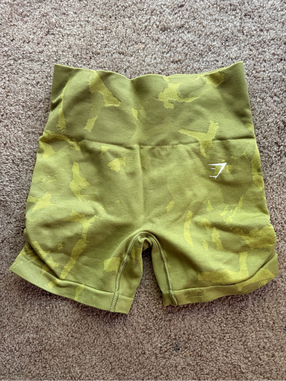 Gymshark Adapt Seamless Camo Savannah Griffin Green Active Tight Bike Shorts XS - Picture 2 of 8